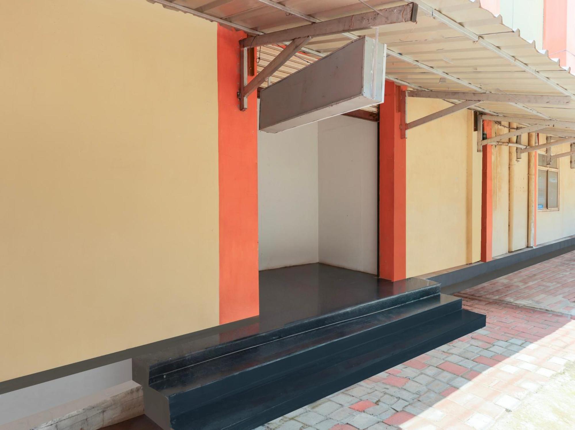Hotel O Nila Tourist Home Thiruvananthapuram ภายนอก รูปภาพ